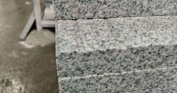 海东芝麻白楼梯踏步