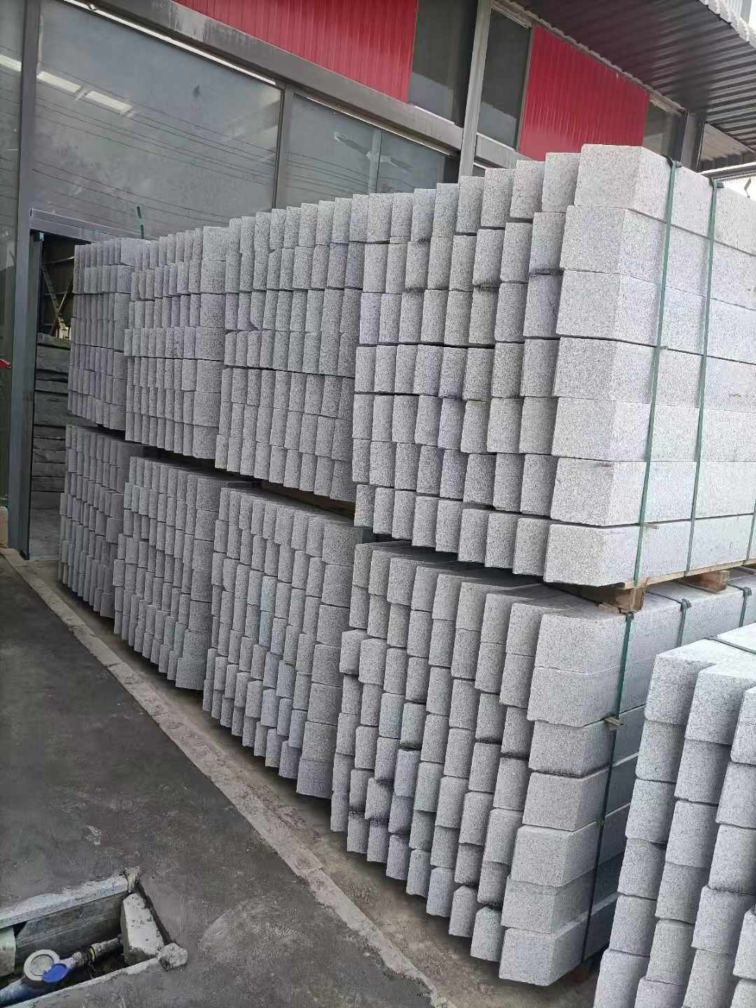 海东芝麻白树围石 树池